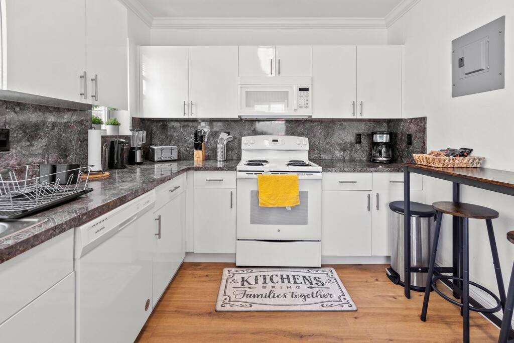 Comfy & Updated Apartment Centrally Located Minutes Away From Everything! Miami Exterior foto
